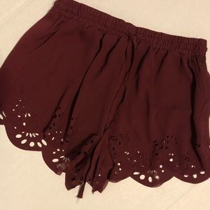 🎀Brandy Melville scalloped shorts